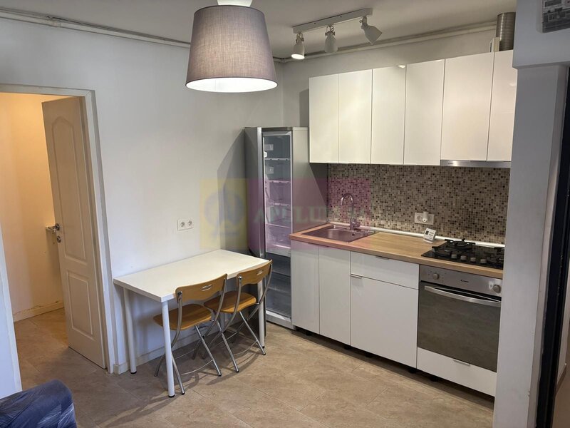 Casa 1 camera 33mp curte 50mp zona Metrou Tineretului COMISION 0